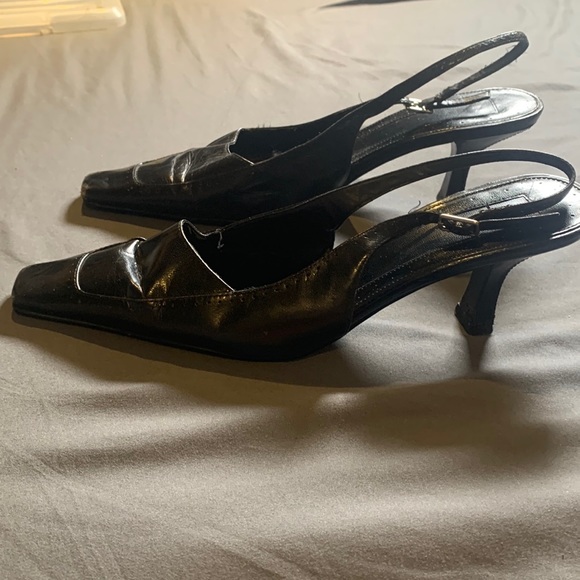 Nine West 3 inch heels in black. Size 9M. - Picture 2 of 5